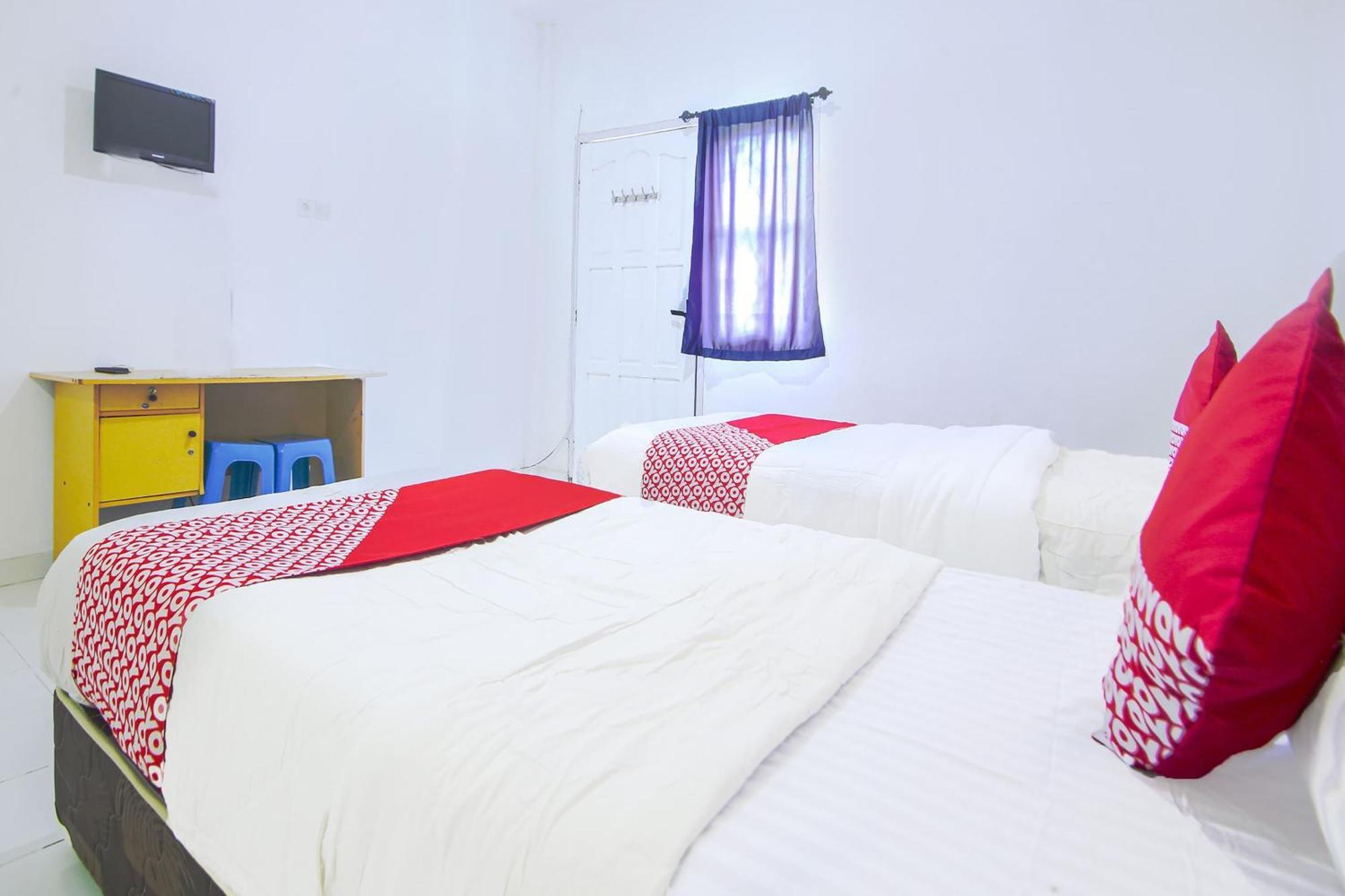 Oyo Life 91127 Wisma Sukajadi Syariah Perabumulih Buitenkant foto