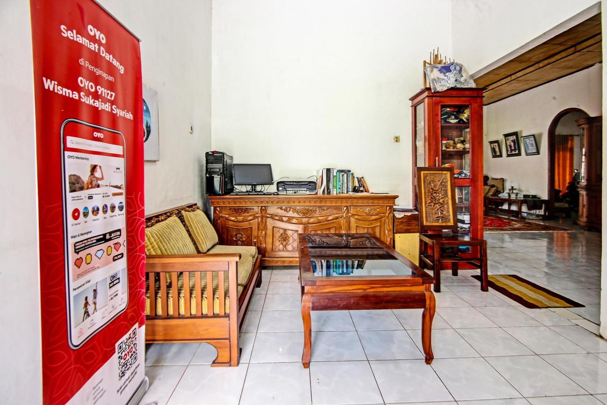 Oyo Life 91127 Wisma Sukajadi Syariah Perabumulih Buitenkant foto